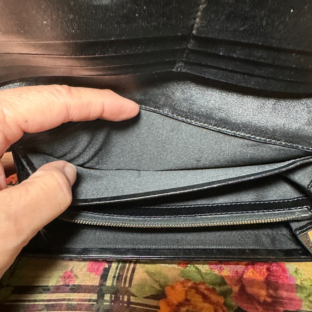 UVGC - Fendi Zucca Wallet. - Picture 8 of 13